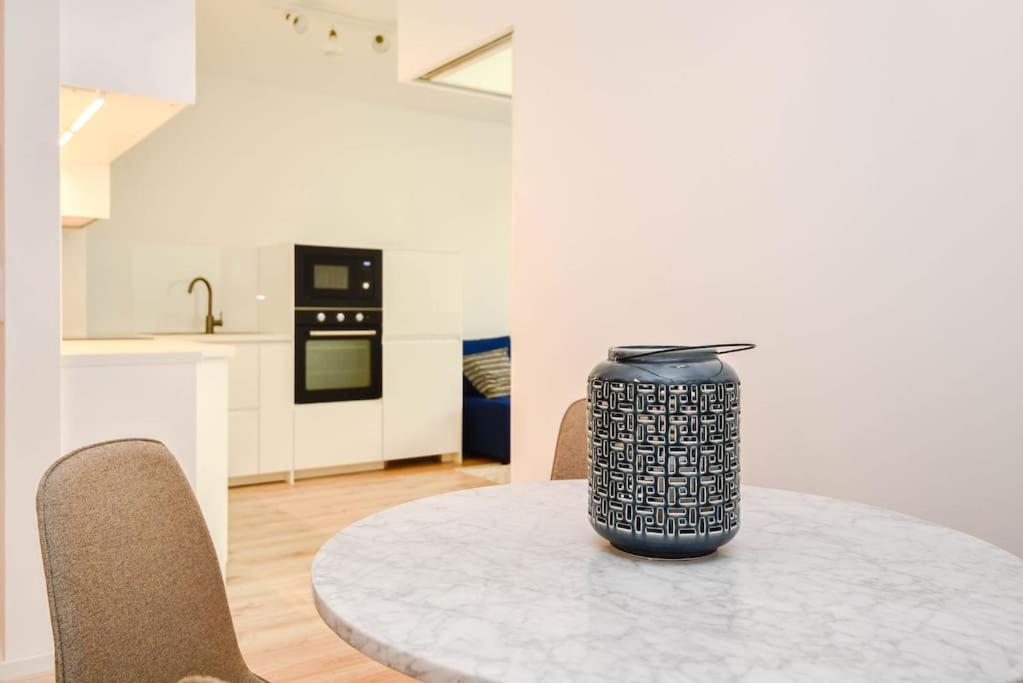 New Modern Apartment In City Center Bratislava Eksteriør bilde