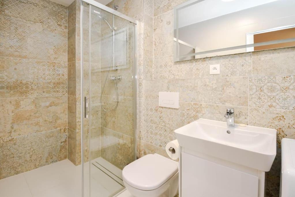 New Modern Apartment In City Center Bratislava Eksteriør bilde